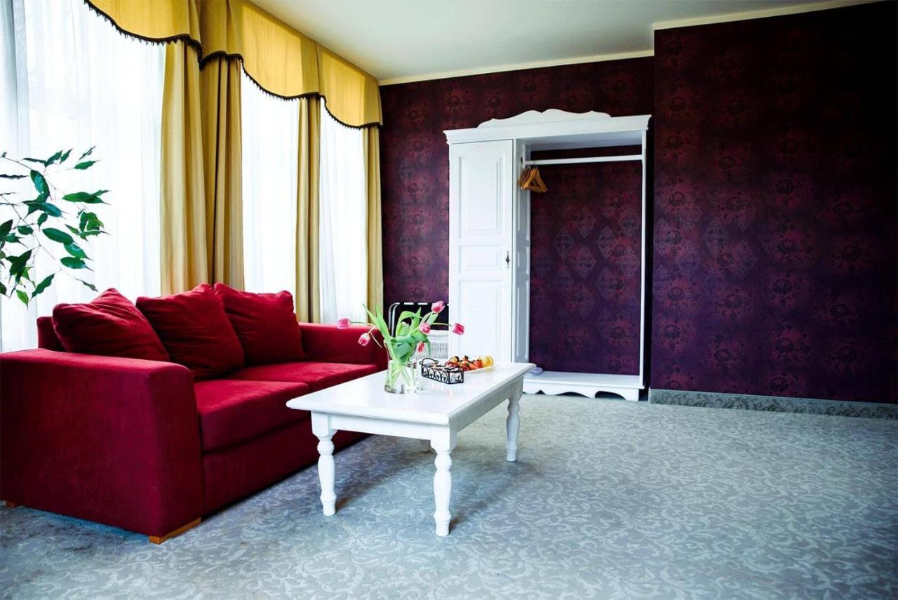 Hotel Metsis Valga Buitenkant foto
