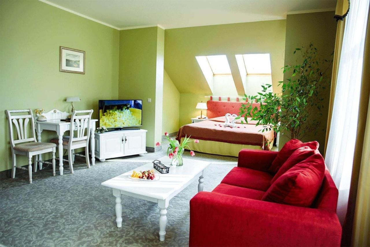 Hotel Metsis Valga Buitenkant foto