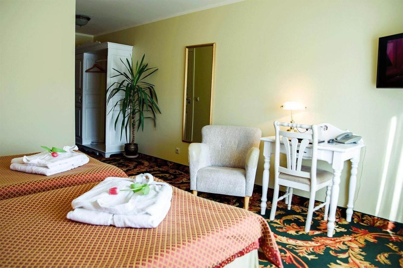 Hotel Metsis Valga Buitenkant foto