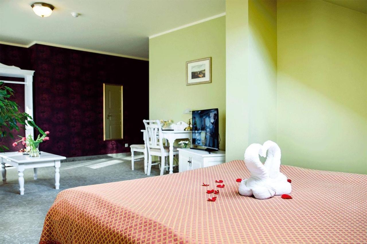 Hotel Metsis Valga Buitenkant foto